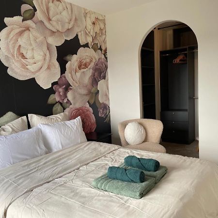 Rose Blossom Apartment In Paris فانف المظهر الخارجي الصورة